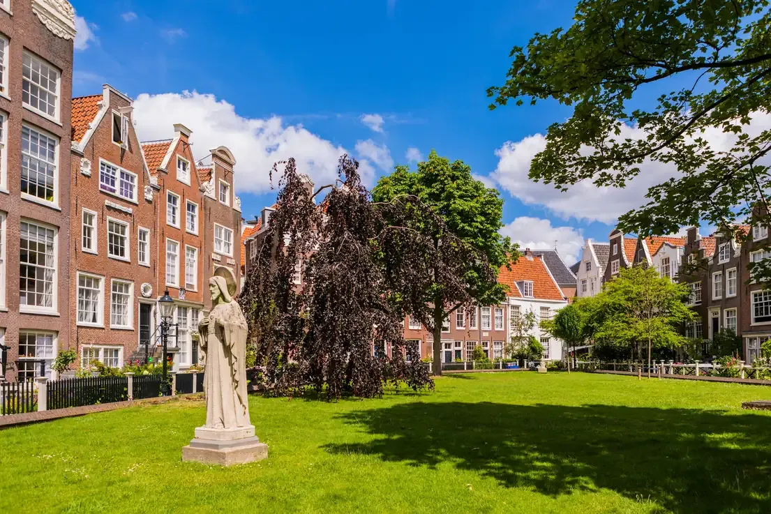 The Begijnhof, one of the oldest courtyards in Amsterdam