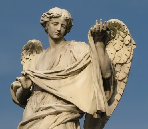 Angel with the Sudarium statue