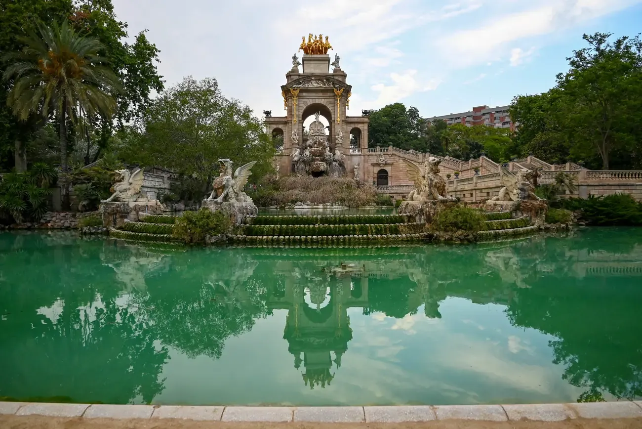 Arches and statues at Parc de la Ciutadella in Barcelona