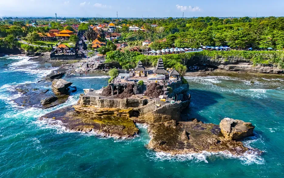 The cliff-lined sea coast at Tanah Lot in Bali