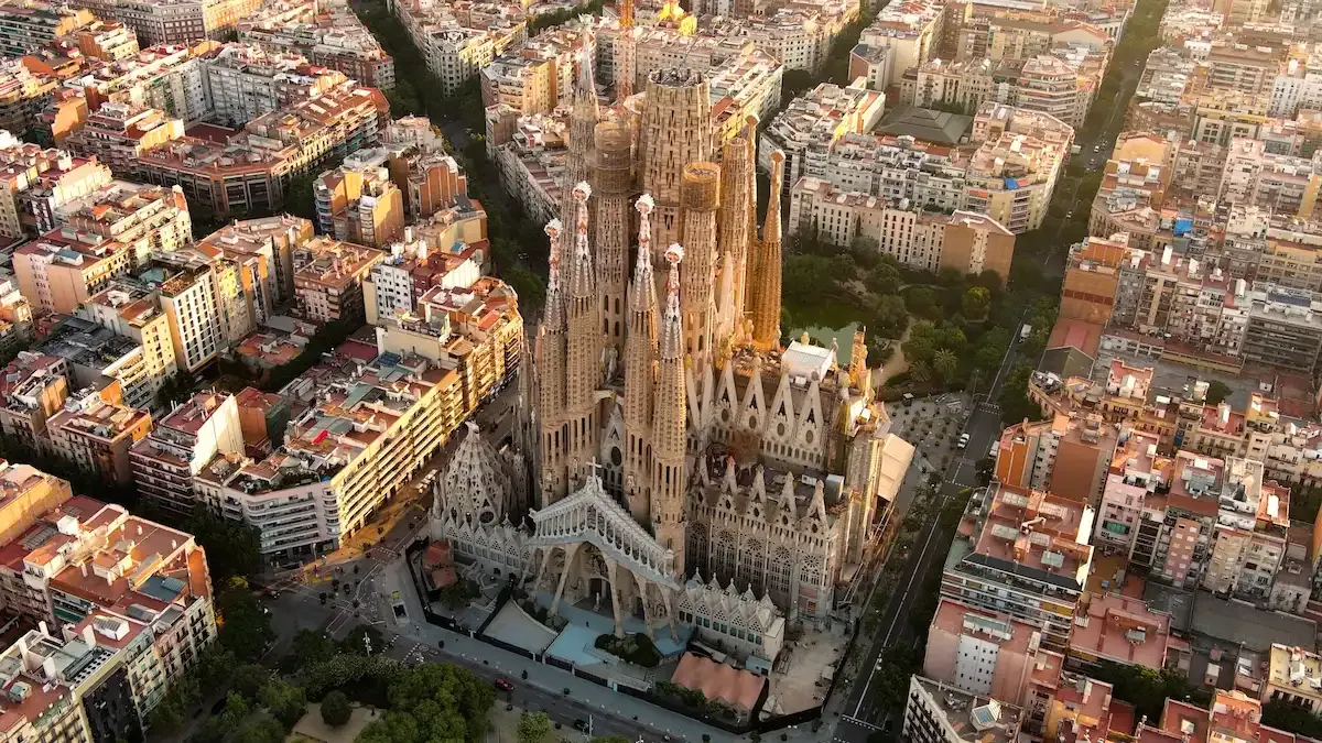 Best time to visit the Sagrada Familia
