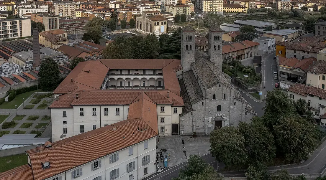 Aerial view of the Basilica di Sant'Abbondio and the cloister of the former monastery in Como