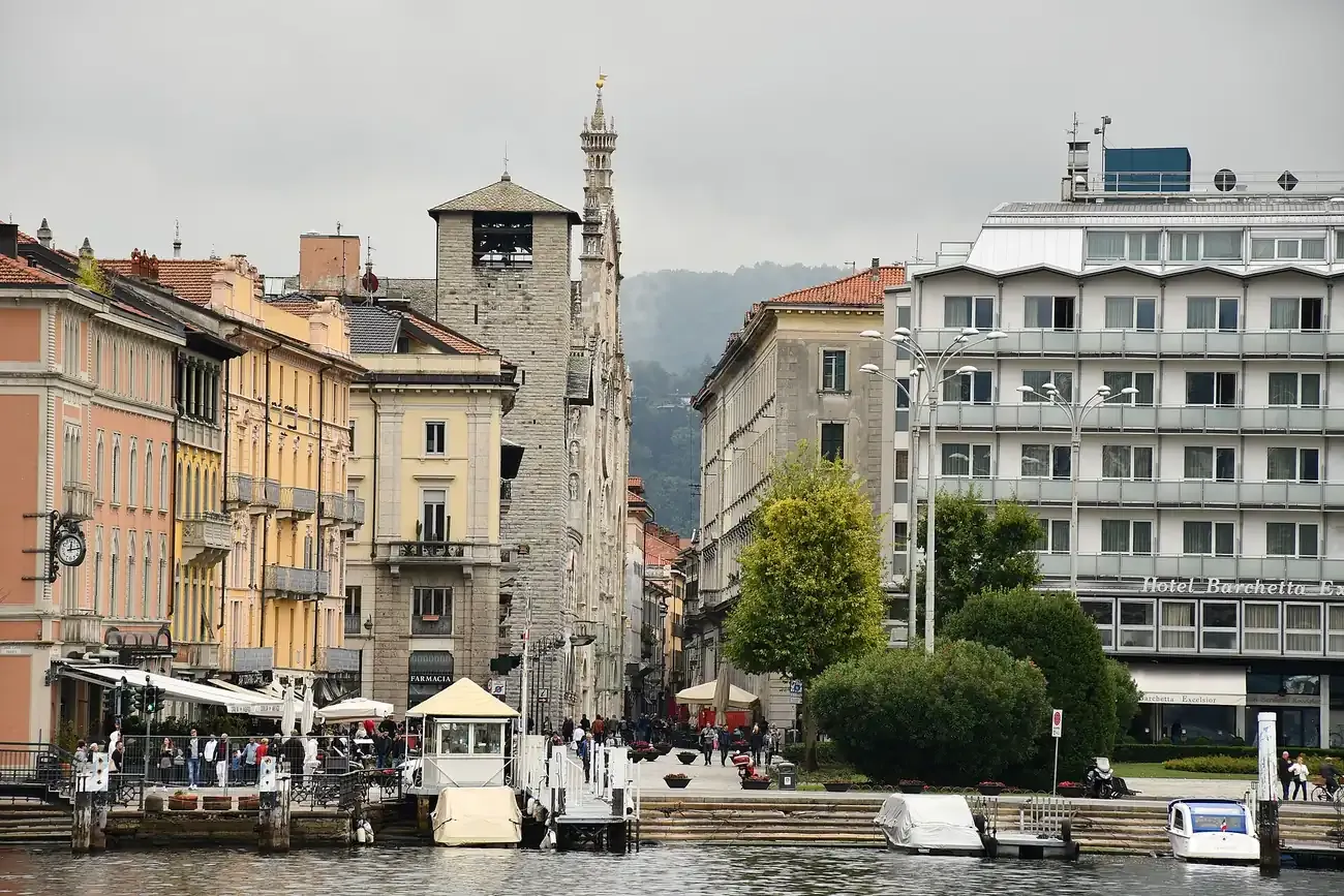 Piazza Cavour and the Broletto tower seen from the lake in Como