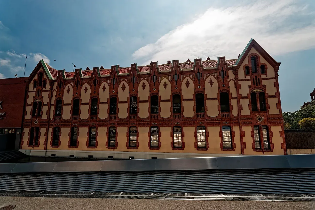 CosmoCaixa Barcelona from Carrer d'Isaac Newton