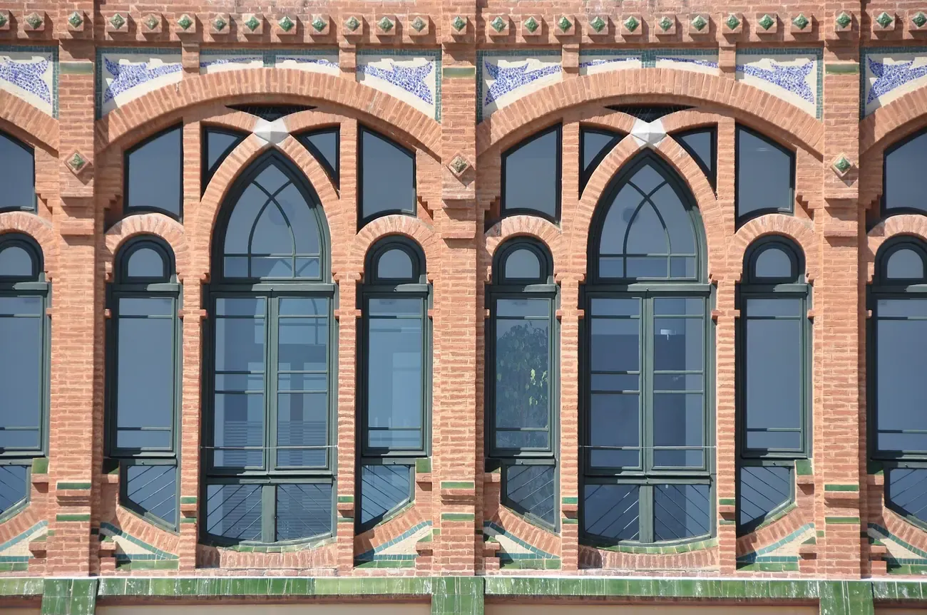 Brick arcade detail on the CosmoCaixa Barcelona facade
