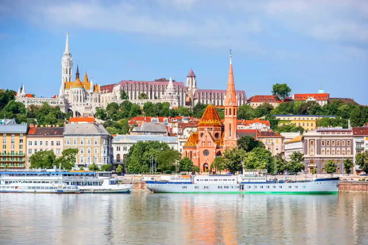 Danube cruise opening hours