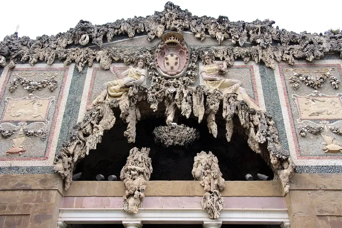 Facade of the Buontalenti Grotto in the Boboli Gardens with false stalactites and a Medici coat of arms, Florence