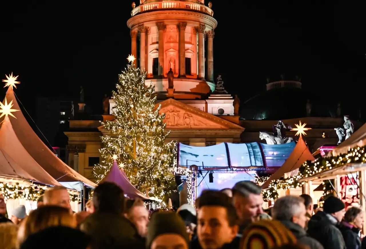Gendarmenmarkt Christmas Market opening times