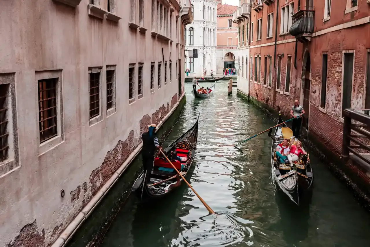 Gondolas opening hours