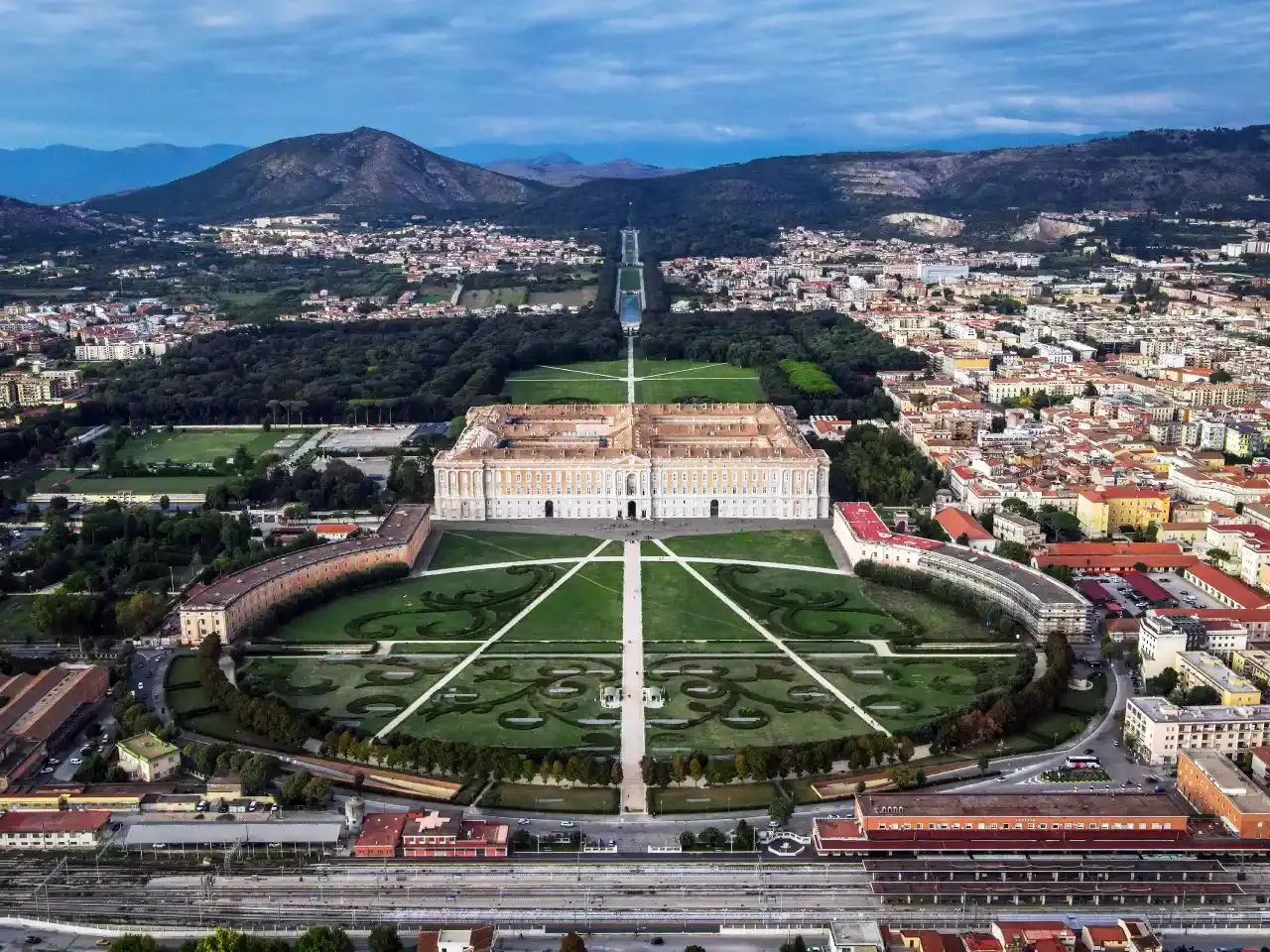 How to get to the Royal Palace of Caserta