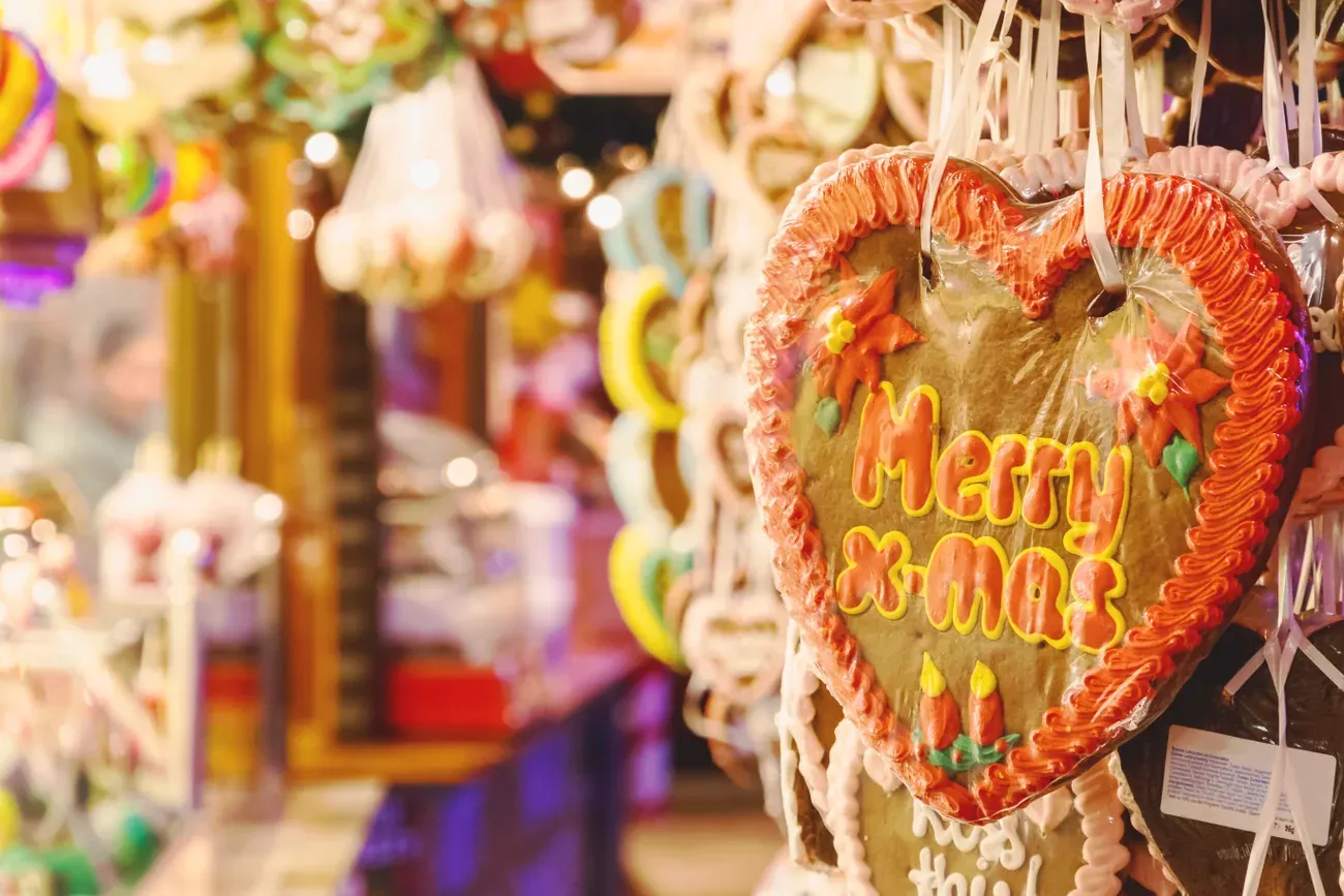 Gingerbread heart iced with Merry X-mas at a confectionery stall at Hyde Park Winter Wonderland