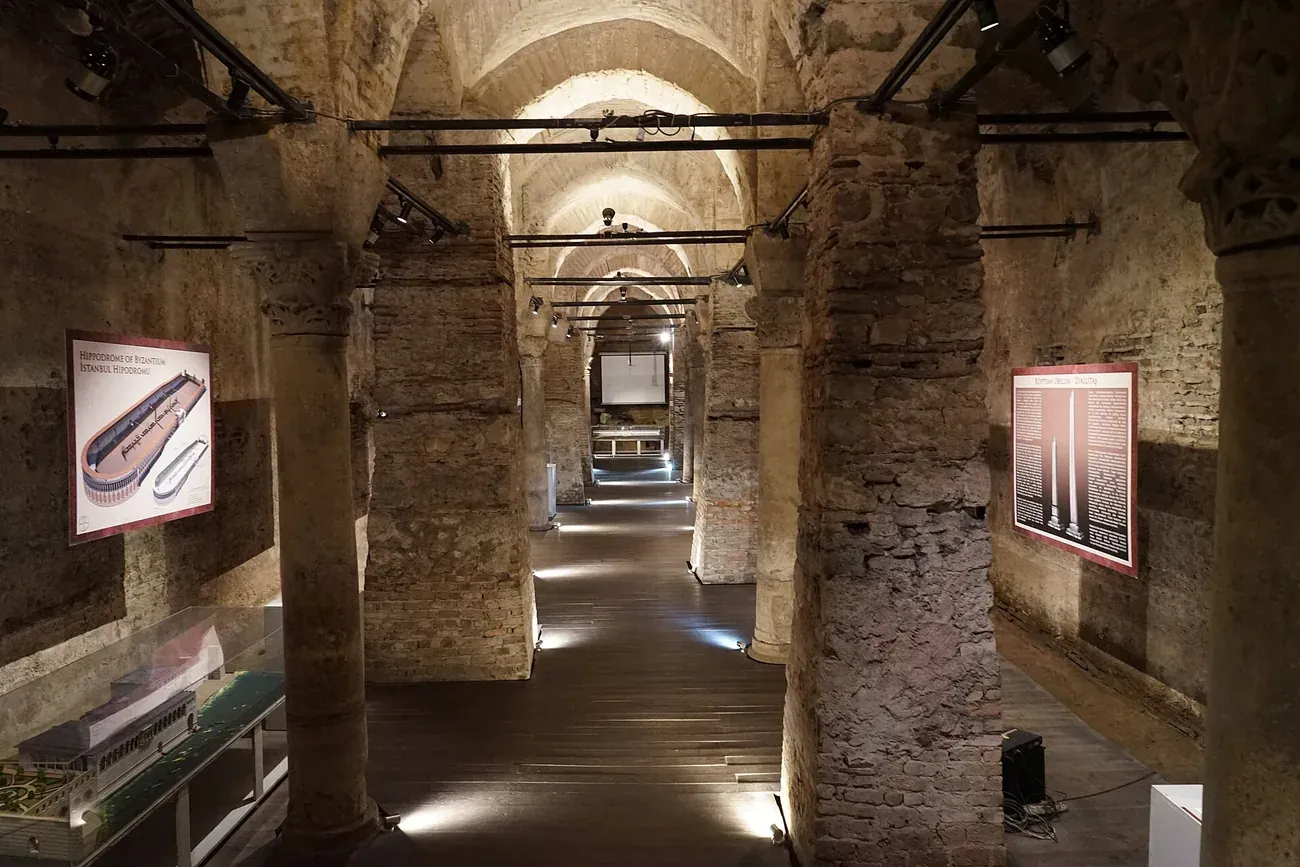 Rows of Byzantine columns and brick vaults inside the Nakilbent Cistern in Sultanahmet, Istanbul