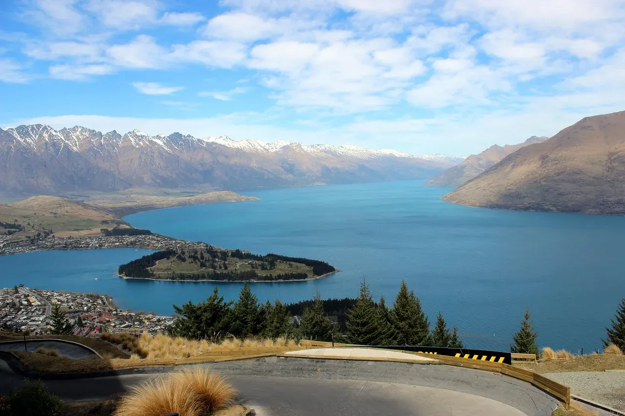 Lake Wakatipu and Queenstown seen from the hills above the town