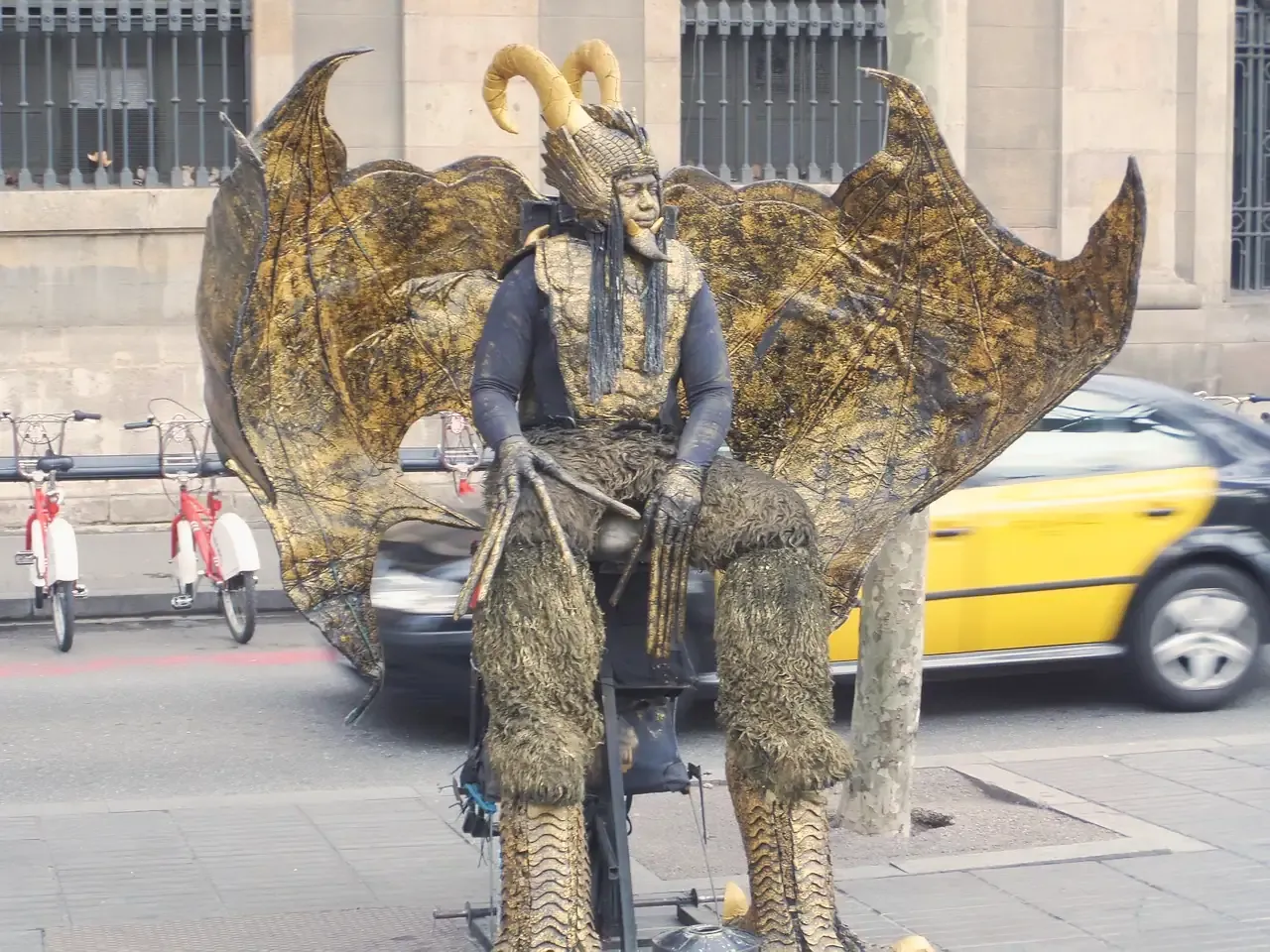 Living statue street performer on La Rambla in Barcelona