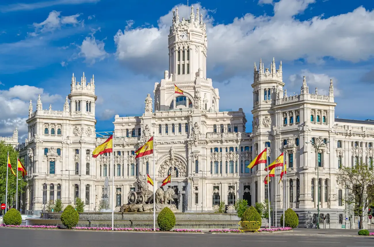 Frontal view of the Cibeles Palace facade and fountain, Madrid