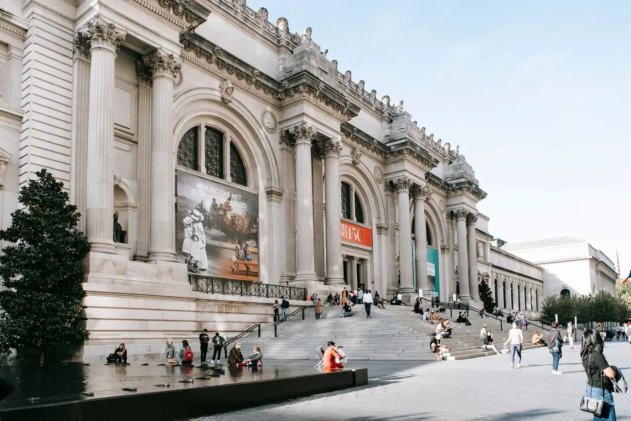 Facade of the Metropolitan Museum of Art on Fifth Avenue, New York City