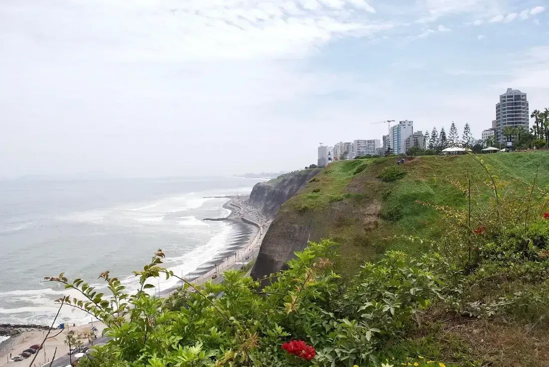 The green clifftop of Miraflores above the Pacific in Lima