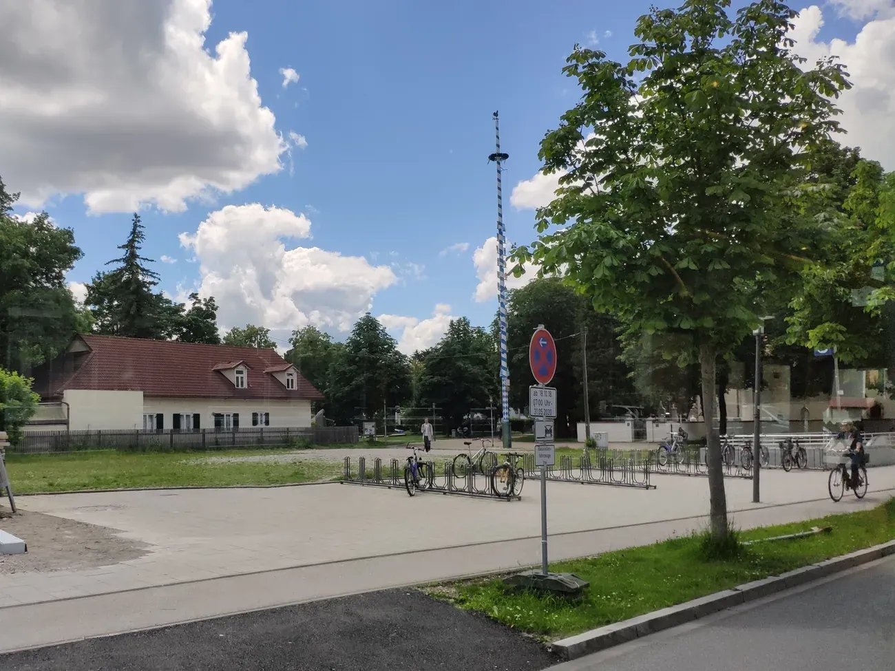 Moosacher St.-Martins-Platz with its maypole, Munich