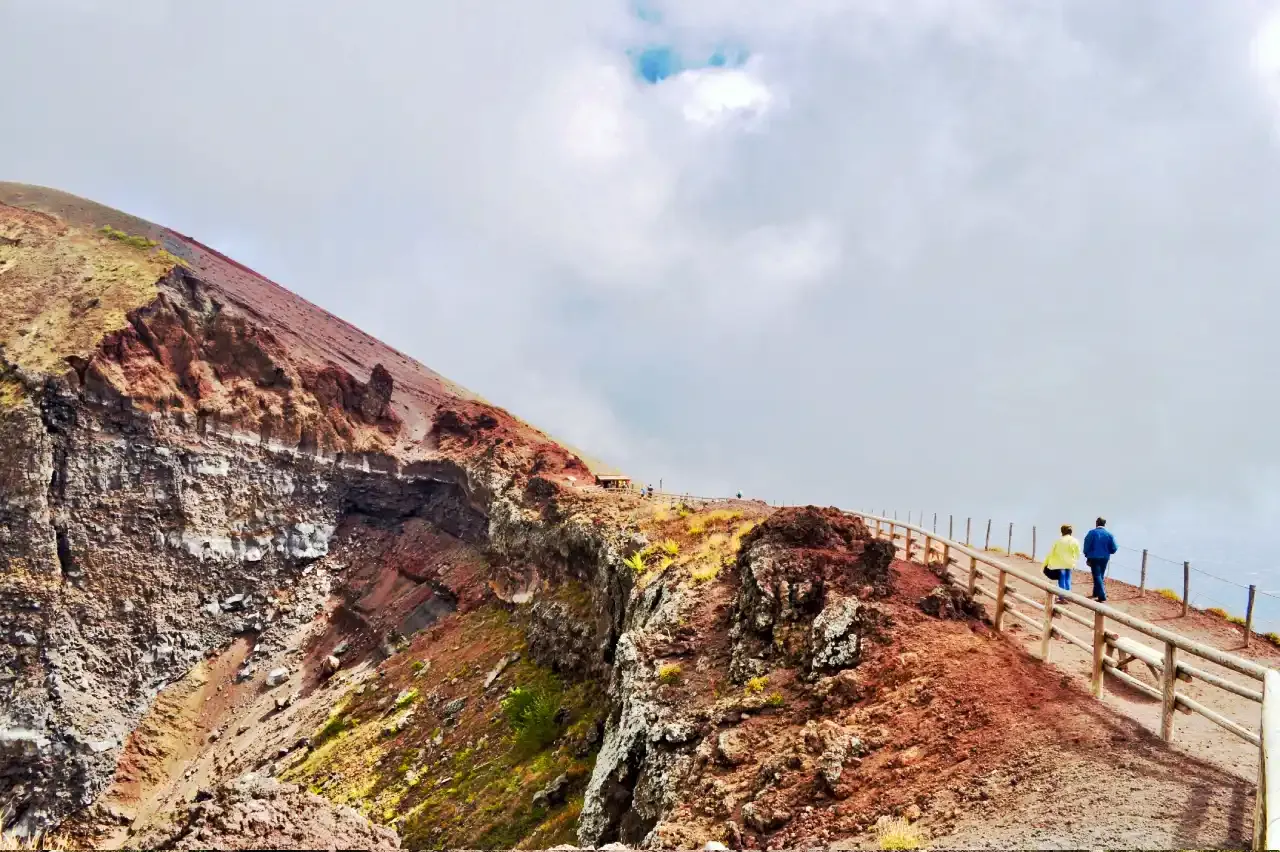 Mount Vesuvius opening hours