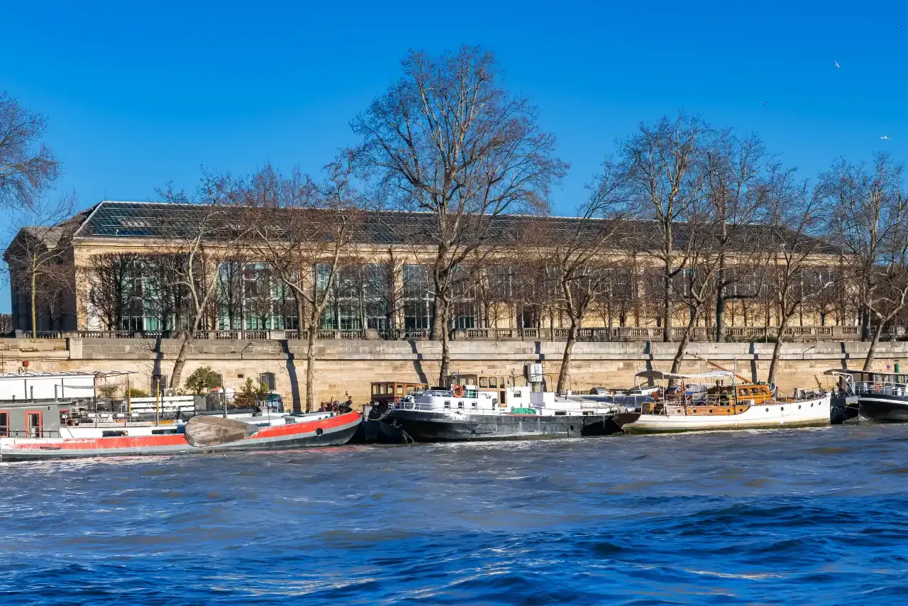Musée de l'Orangerie from the Seine riverbank