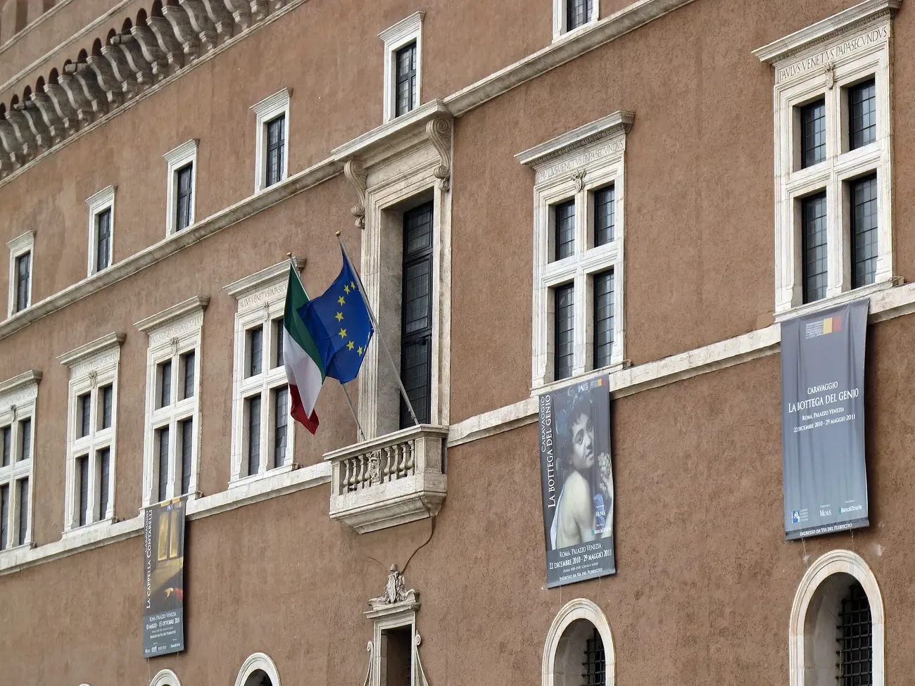 Palazzo Venezia balcony in Rome