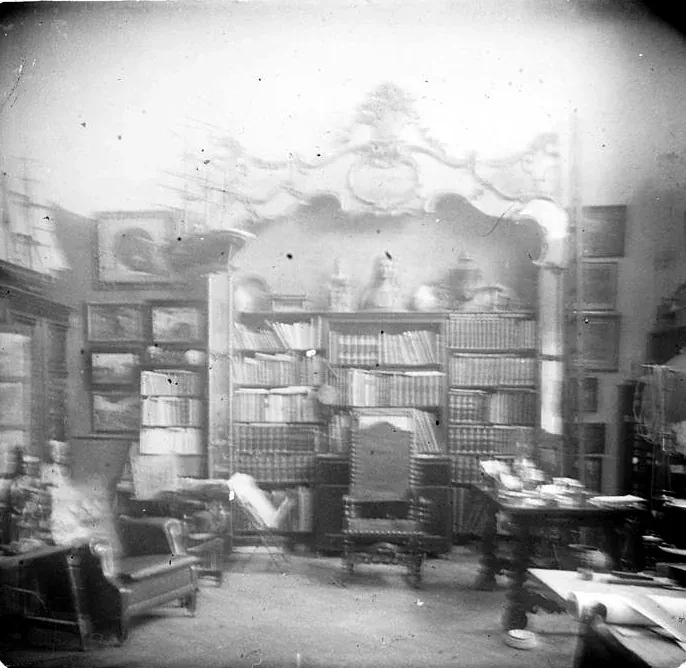 Oleguer Junyent studio interior in Barcelona by Josep Salvany