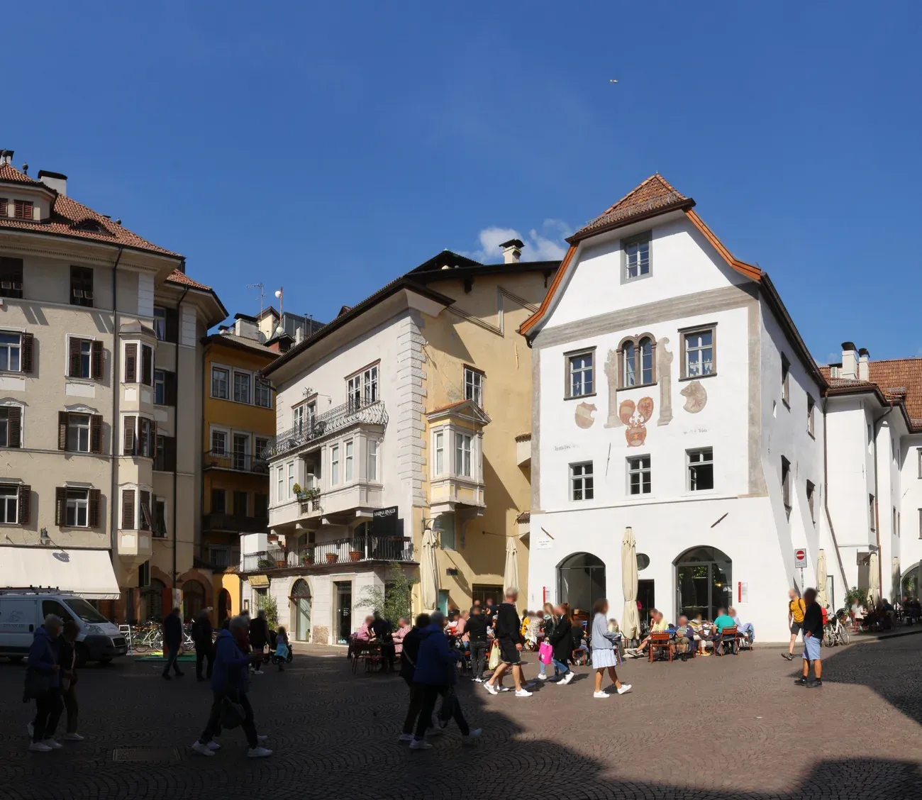 Piazza del Grano (Kornplatz) in the old town of Bolzano