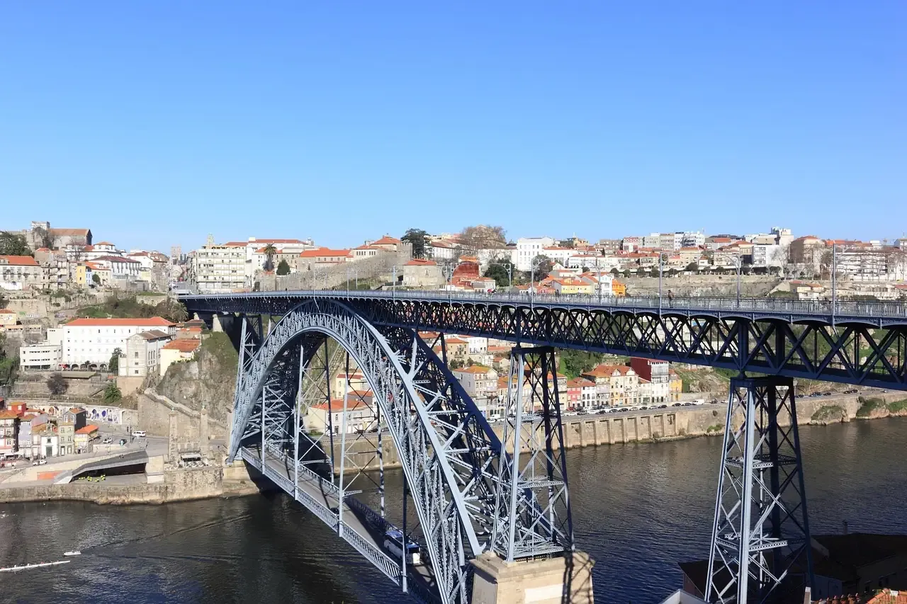 The double deck Dom Luis I bridge spanning the Douro between Porto and Vila Nova de Gaia