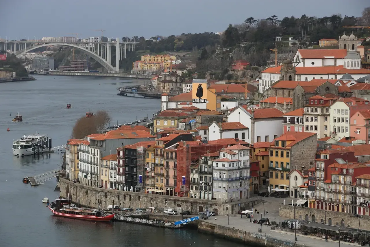 Stacked houses of the Ribeira quarter above the Douro in Porto