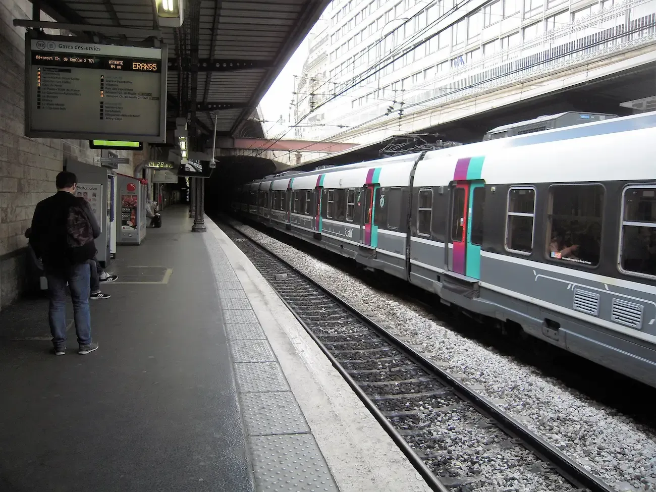 rer-b-station-paris.webp
