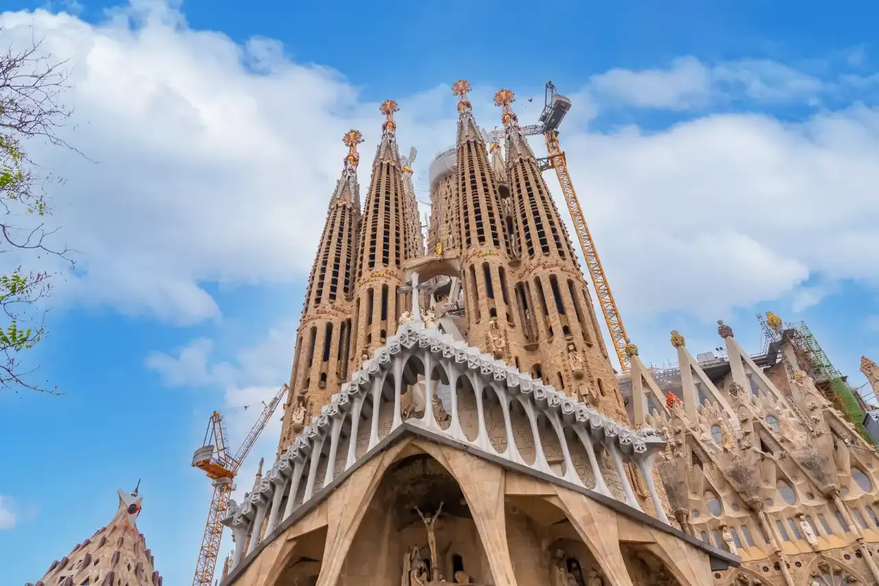 Sagrada Familia opening hours