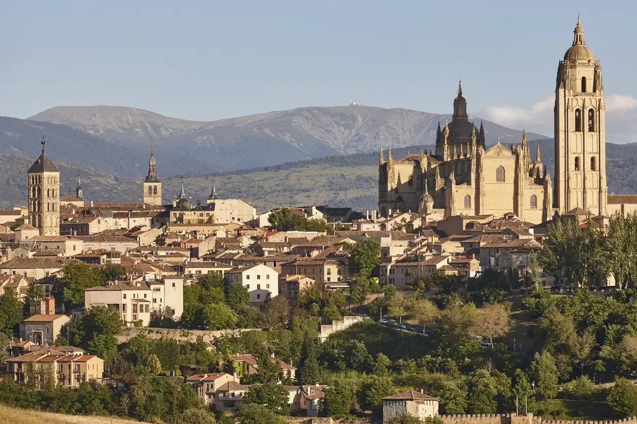 Segovia Cathedral rising above the city's medieval skyline, Castilla y Leon, Spain