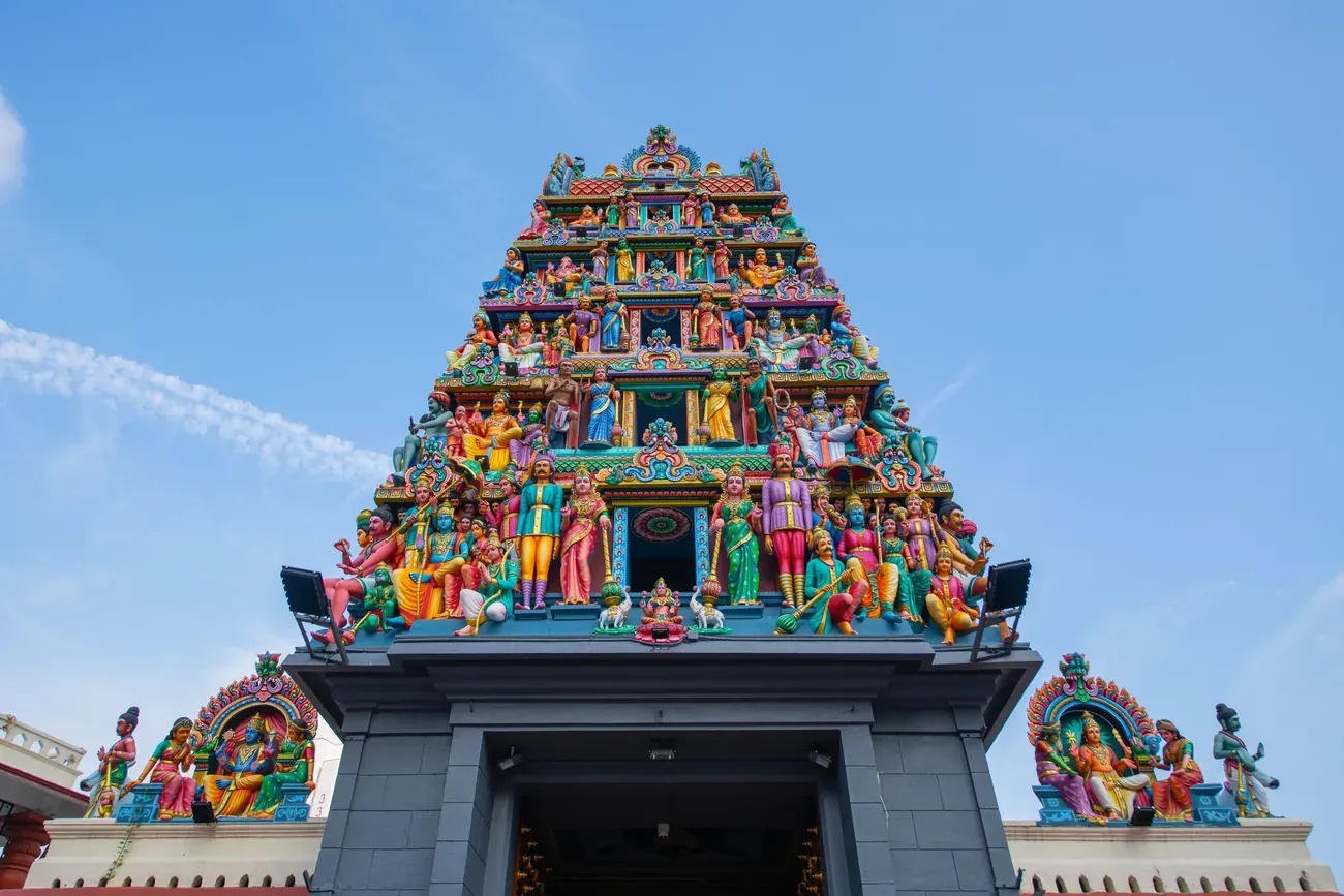 The colourful gopuram tower of the Sri Mariamman Temple in Chinatown, Singapore