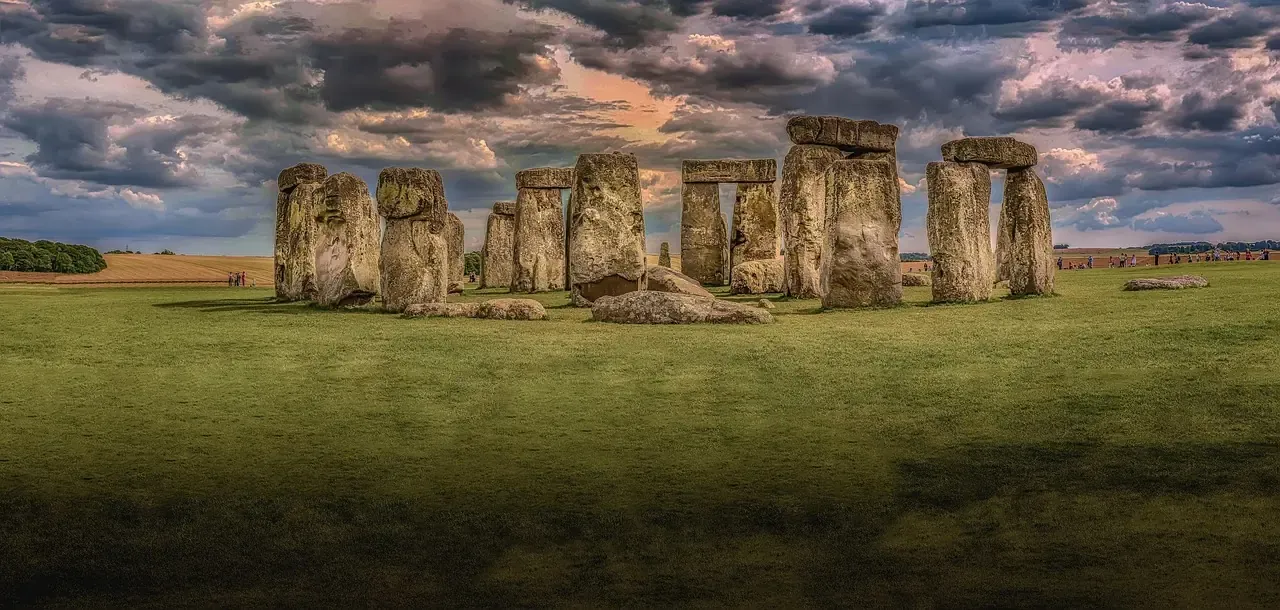 Panorama of the Stonehenge monument over the open plain