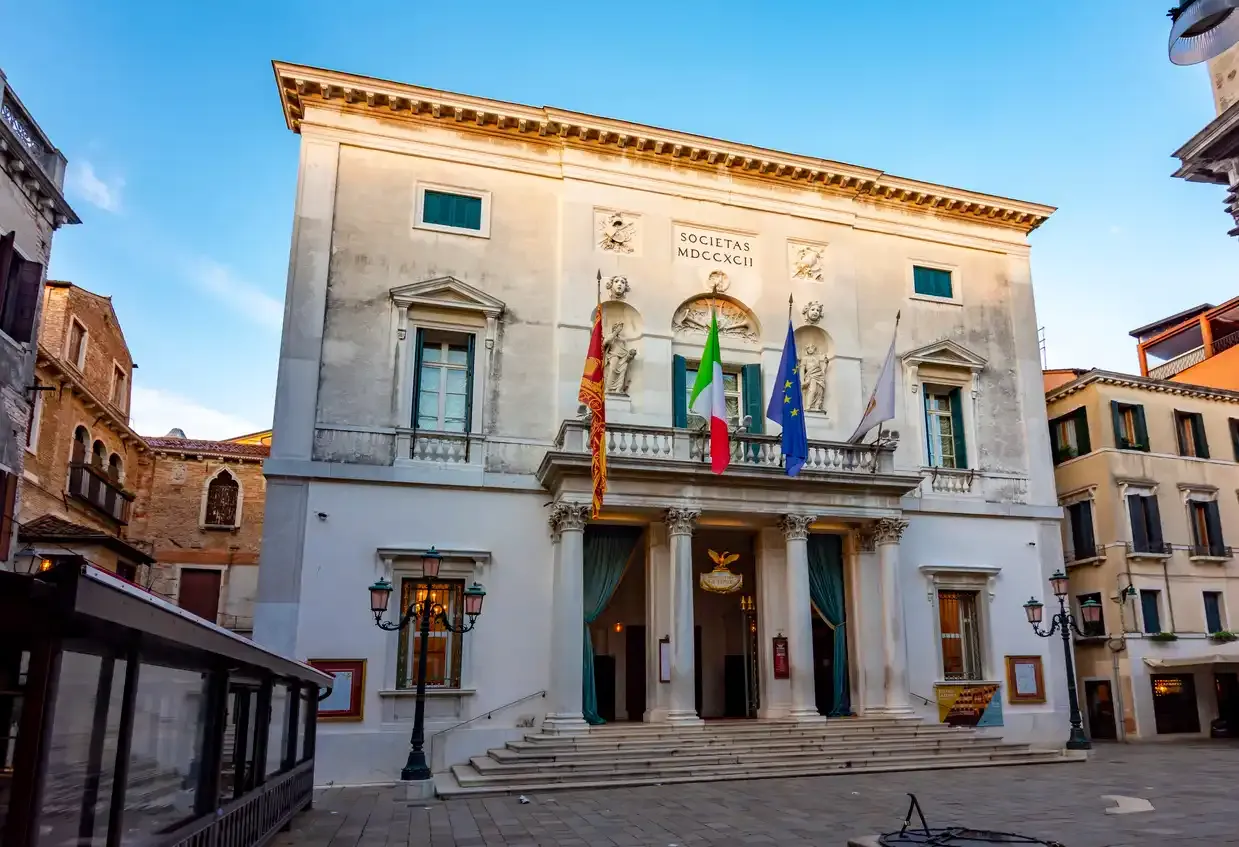 Teatro La Fenice opening hours