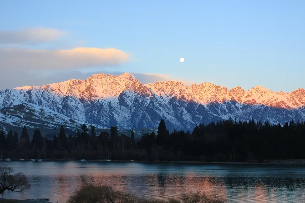 The Remarkables range above Lake Wakatipu at Queenstown