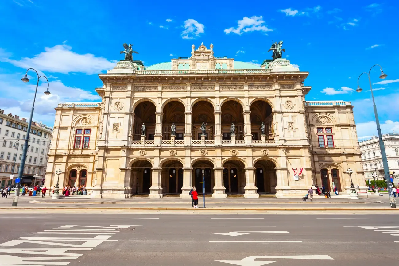 The front facade of the Vienna State Opera on the Ringstrasse