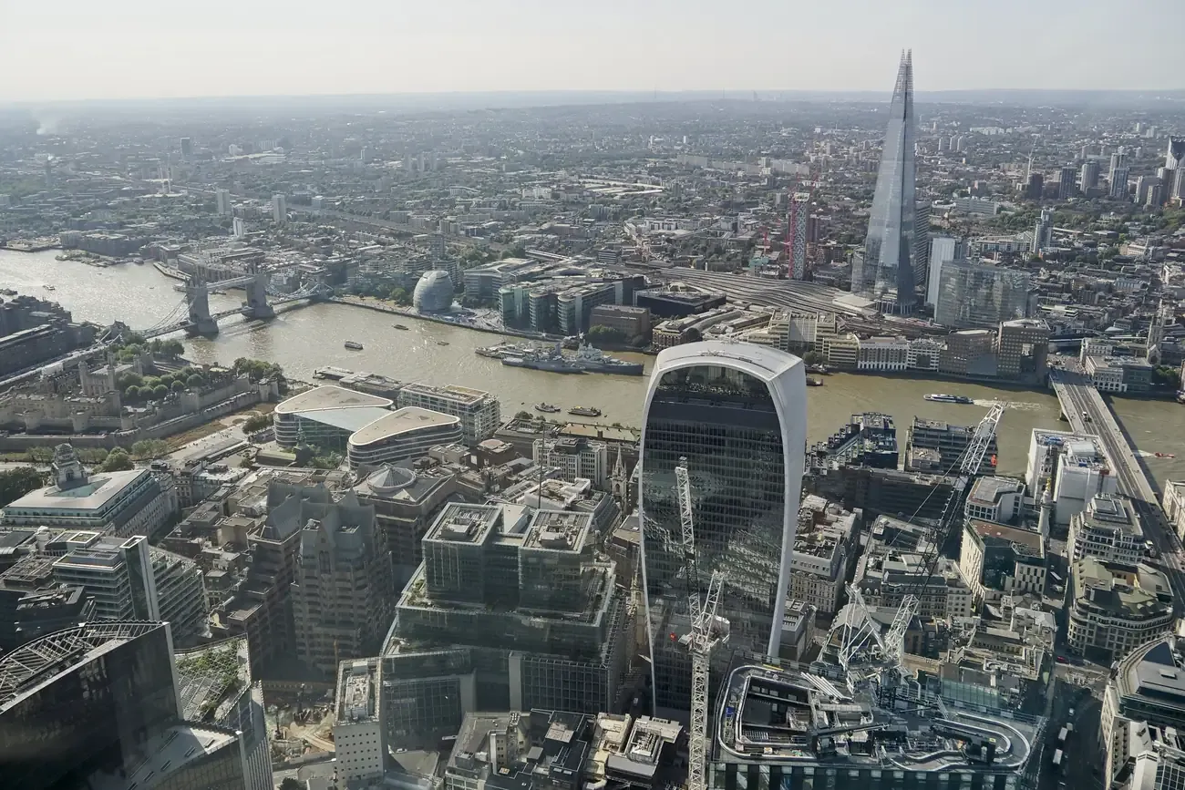 View south from Horizon 22 over the Walkie-Talkie, Tower Bridge, the Thames and the Shard in London