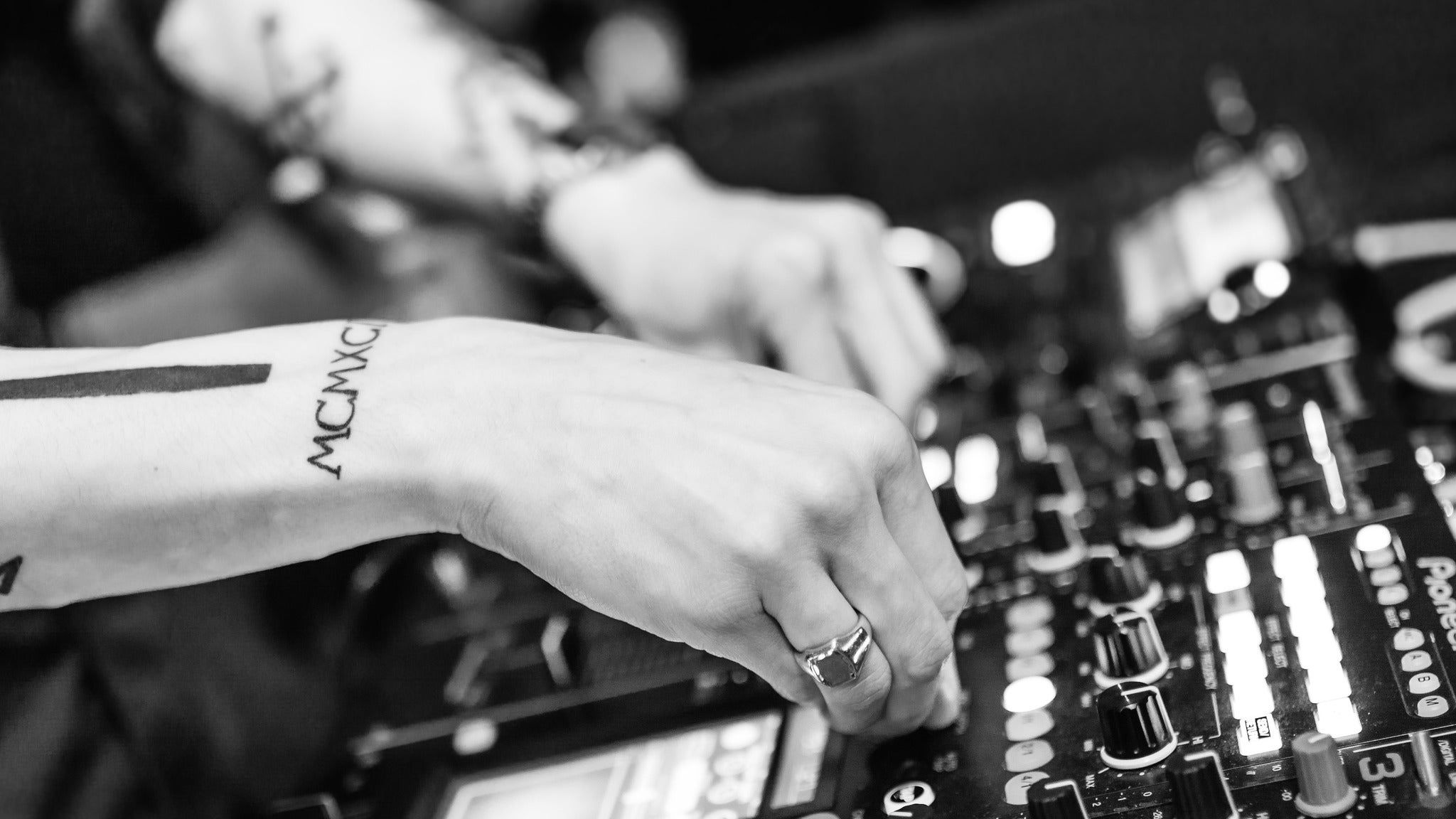 Cheeky Monday: SERPNT! at Melkweg