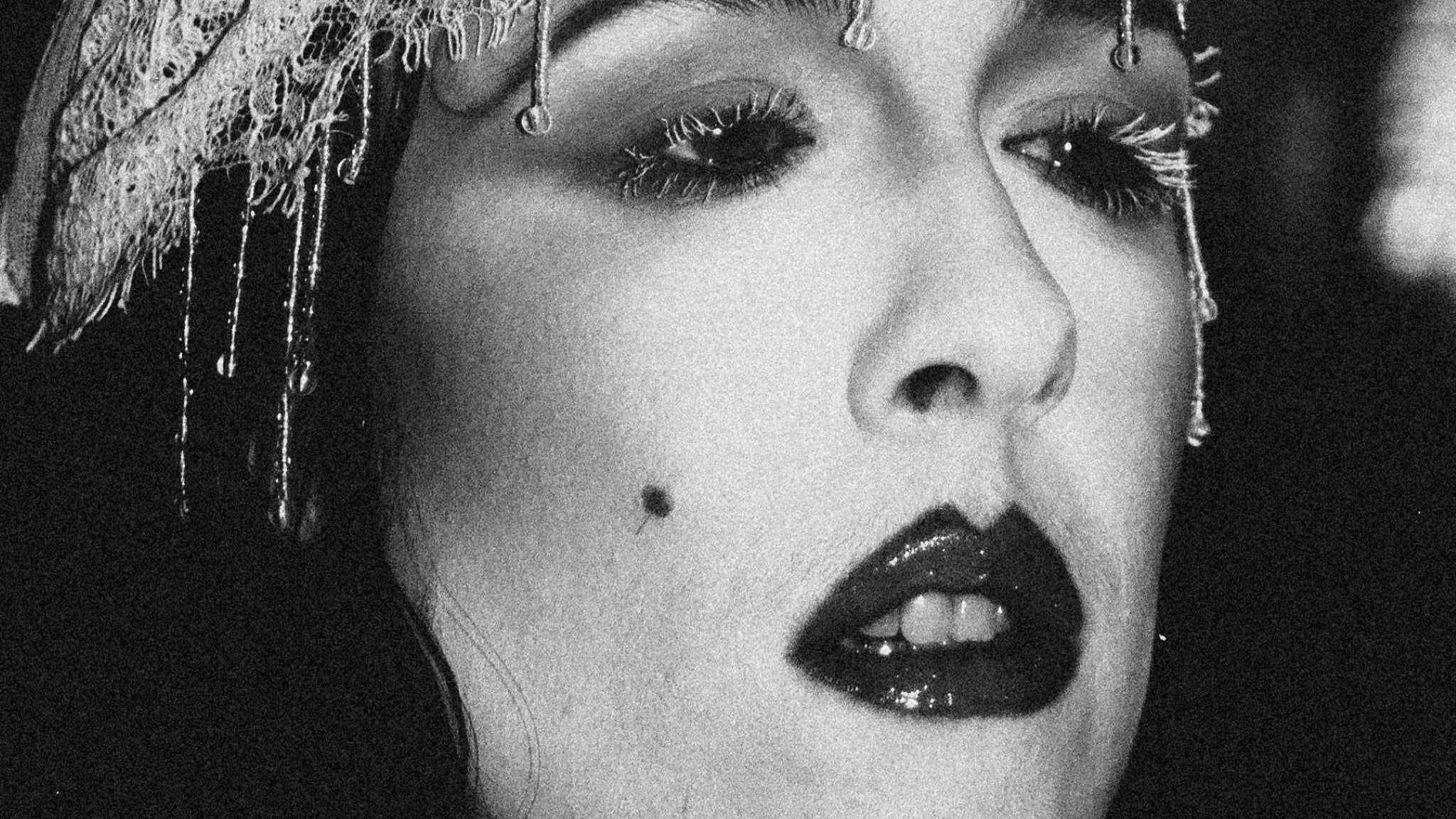 Allie X at Manchester Academy 3