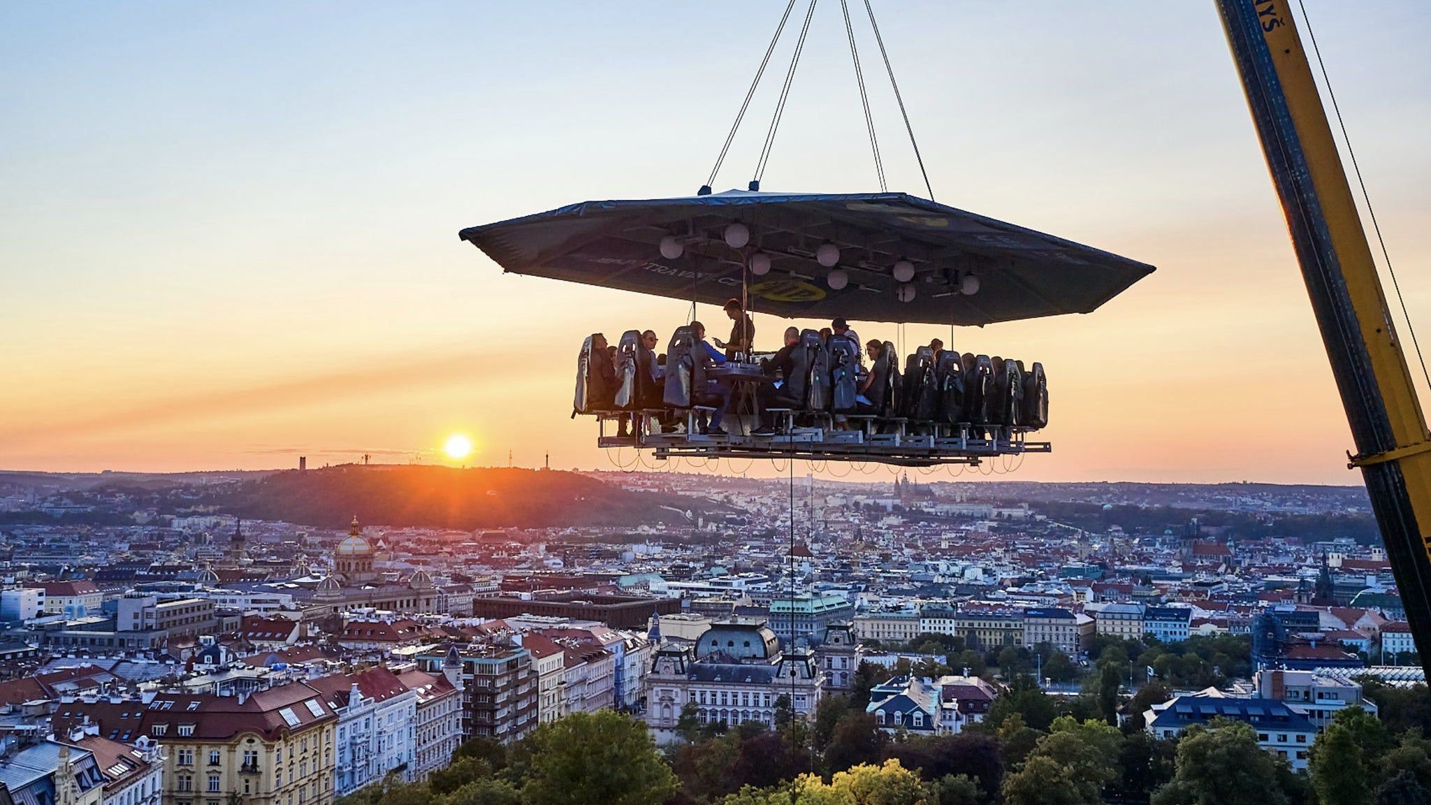 PREMIUM Dinner In The Sky at Dinner In The Sky