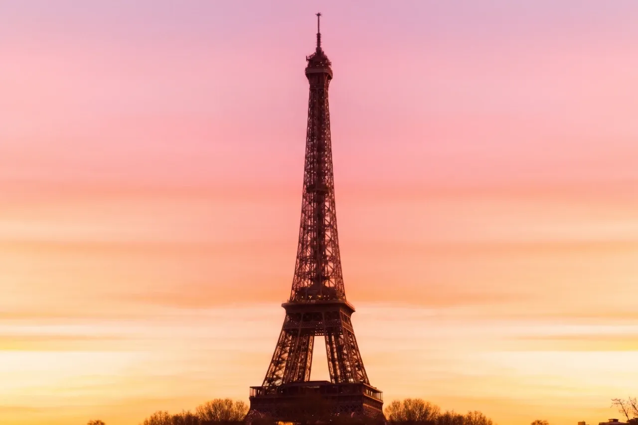 When does the Eiffel Tower turn pink